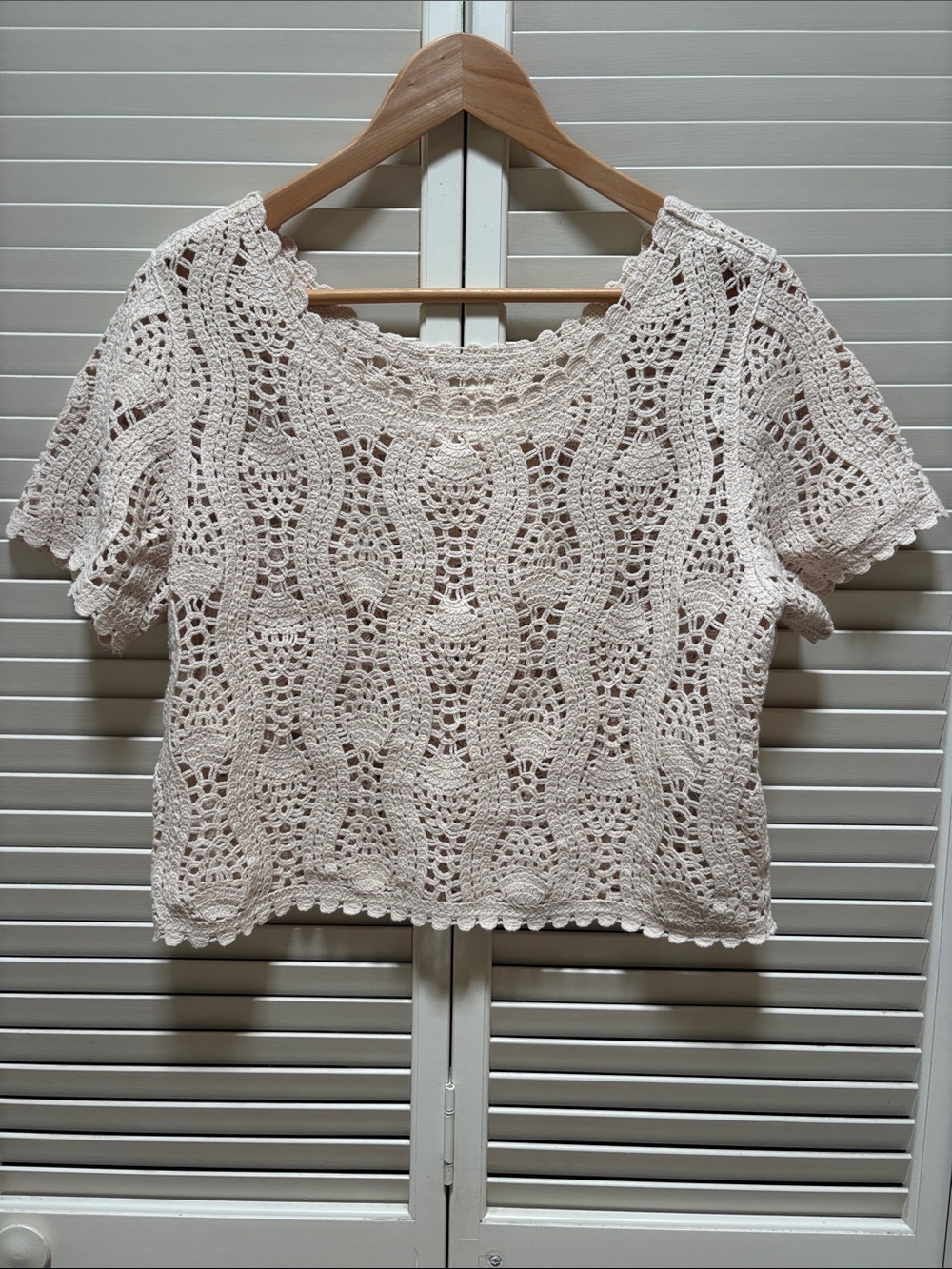 Jessica Simpson Cream Open Crochet Short Sleeve Top